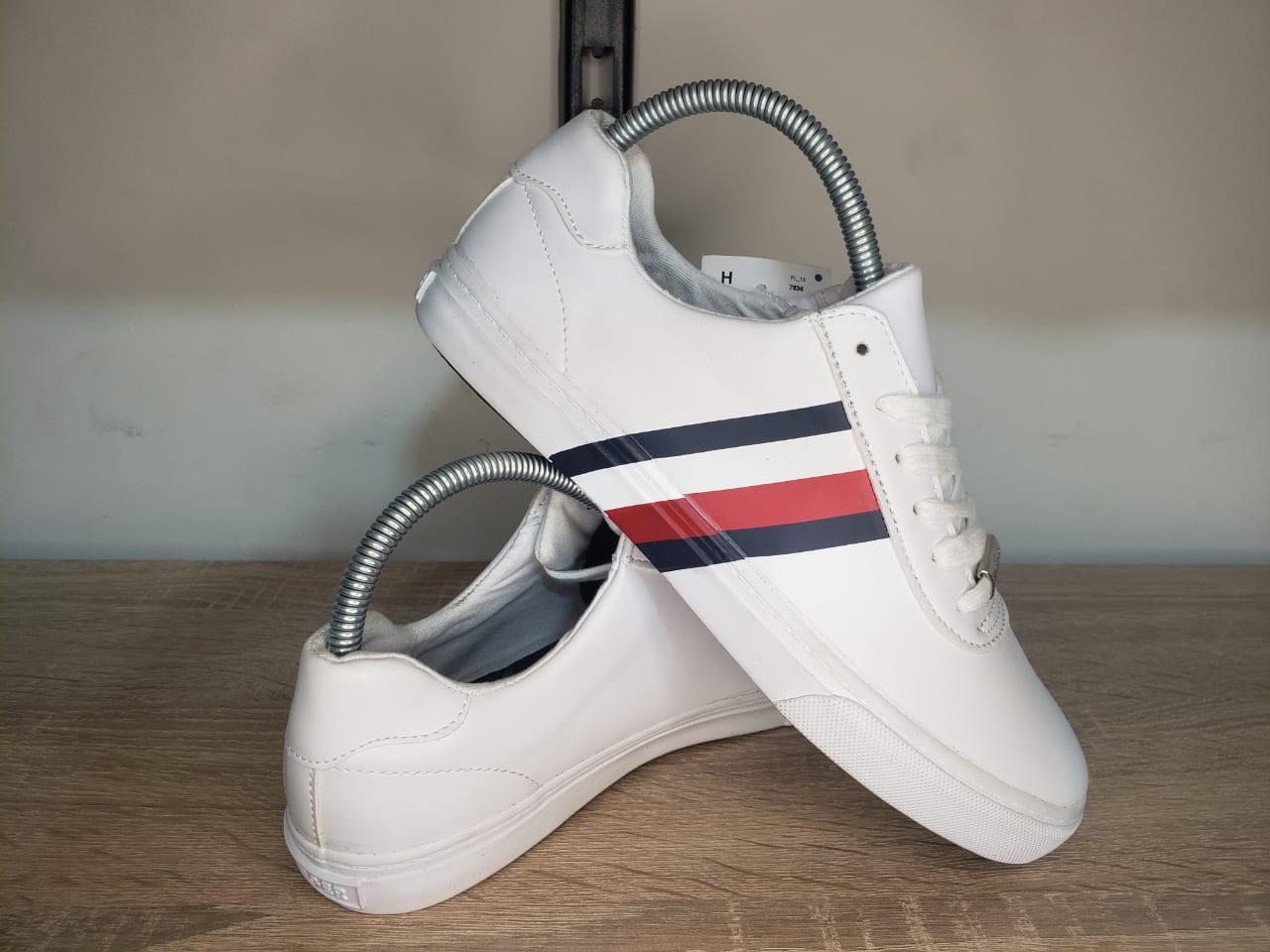 OUTLET) TOMMY HILFIGER LEND-R WOMEN SNEAKER TW 110