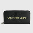 CALVIN KLEIN ENGRAVED ZIPPER WALLET B21 - Runner