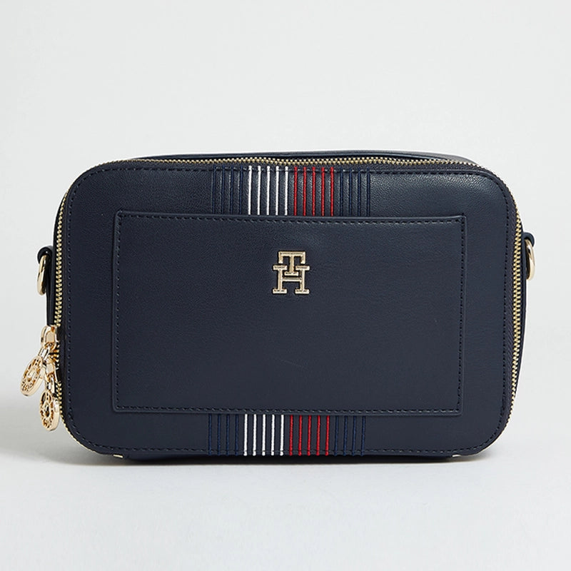 TOMMY HILFIGER MONOGRAM LOGO STRIP CAMERA BAG NAVY B123